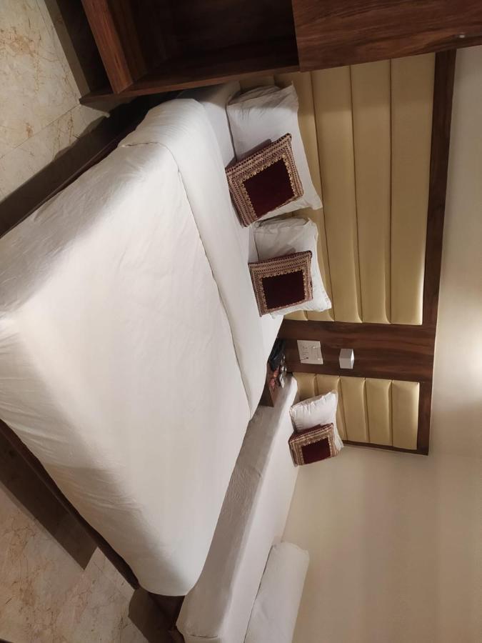 Hotel Adams Inn Near Mumbai Airport Exterior photo