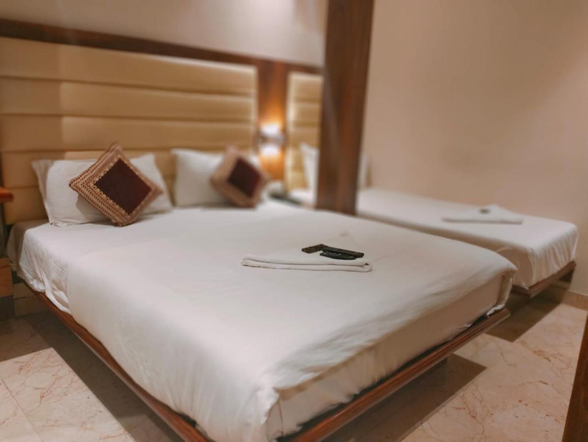 Hotel Adams Inn Near Mumbai Airport Exterior photo