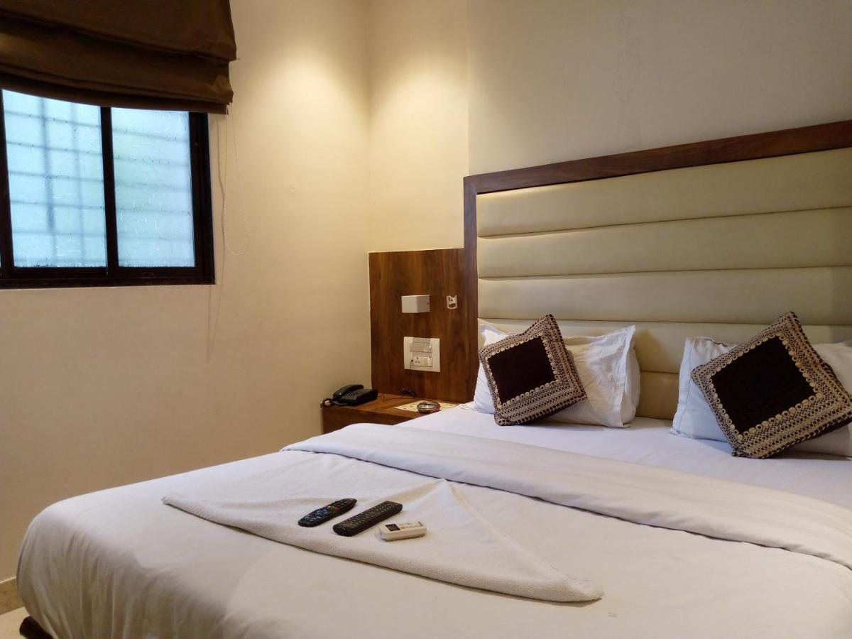 Hotel Adams Inn Near Mumbai Airport Exterior photo
