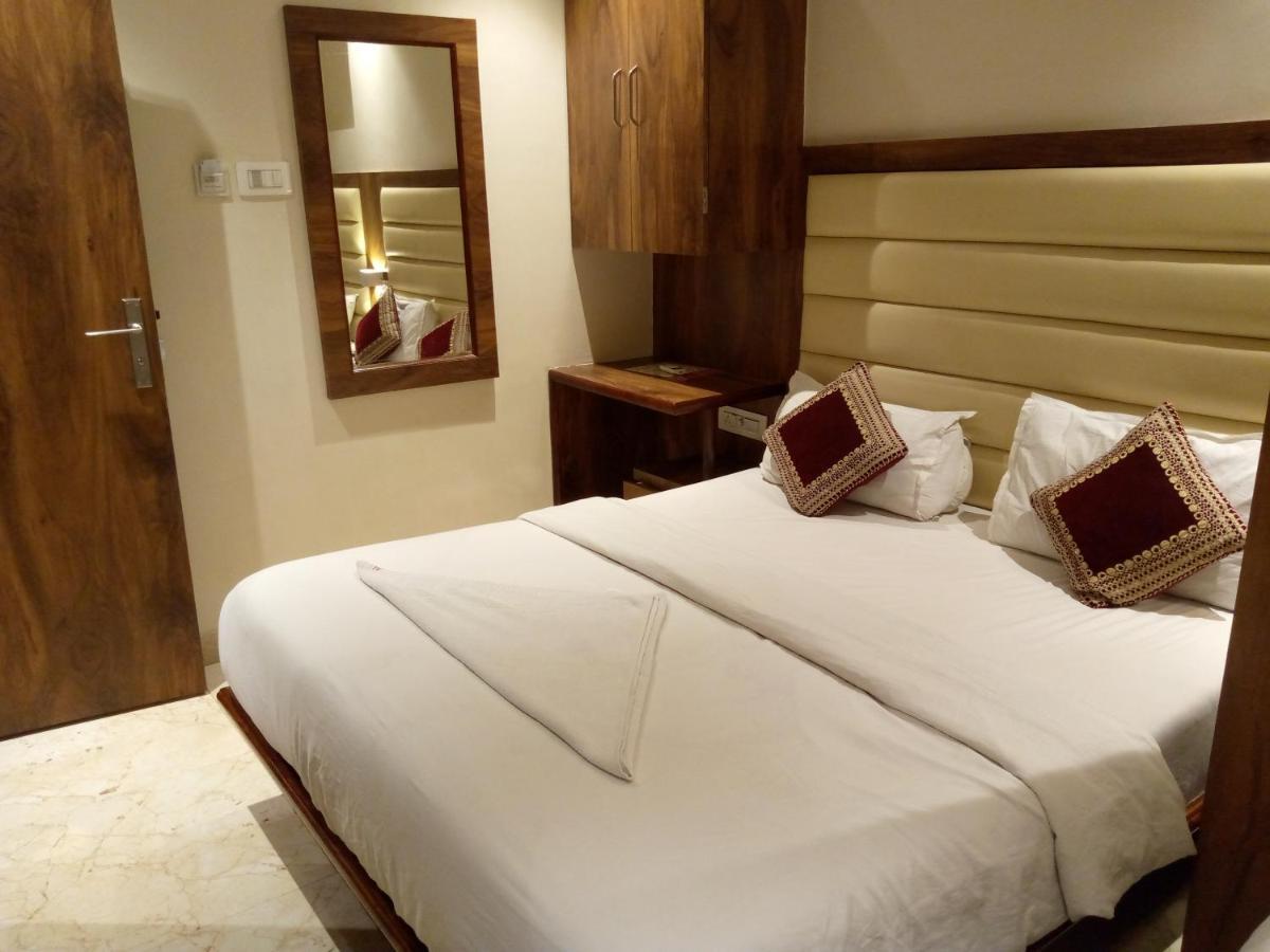 Hotel Adams Inn Near Mumbai Airport Exterior photo