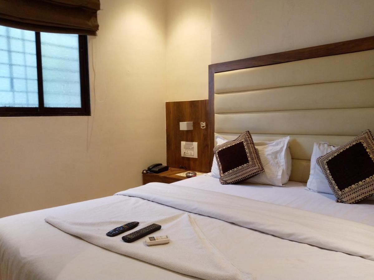 Hotel Adams Inn Near Mumbai Airport Exterior photo