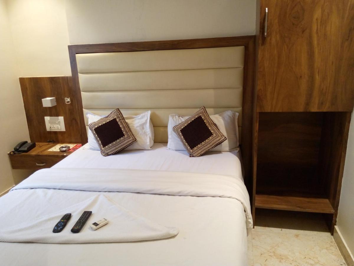 Hotel Adams Inn Near Mumbai Airport Exterior photo